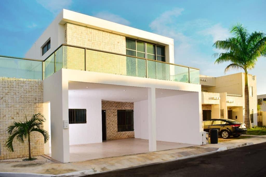 Casa Hector, Con Jacuzzi, Cerca Del Foro Gnp. Villa Mérida Kültér fotó