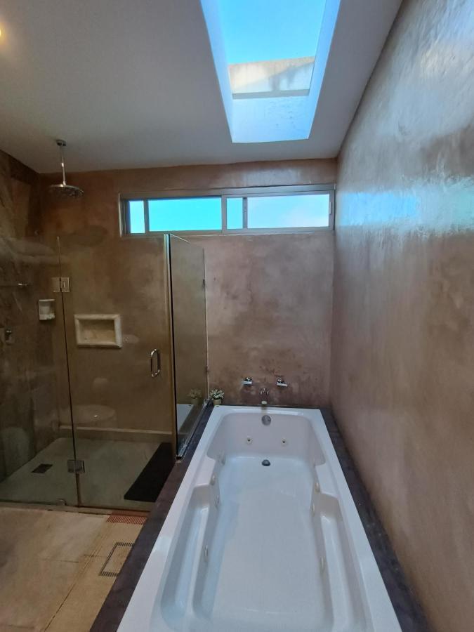 Casa Hector, Con Jacuzzi, Cerca Del Foro Gnp. Villa Mérida Kültér fotó